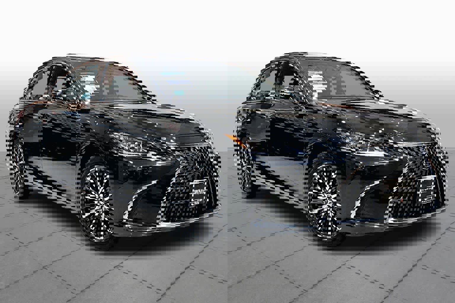 Used 2024 Lexus ES 350 w/ Premium Package image 2