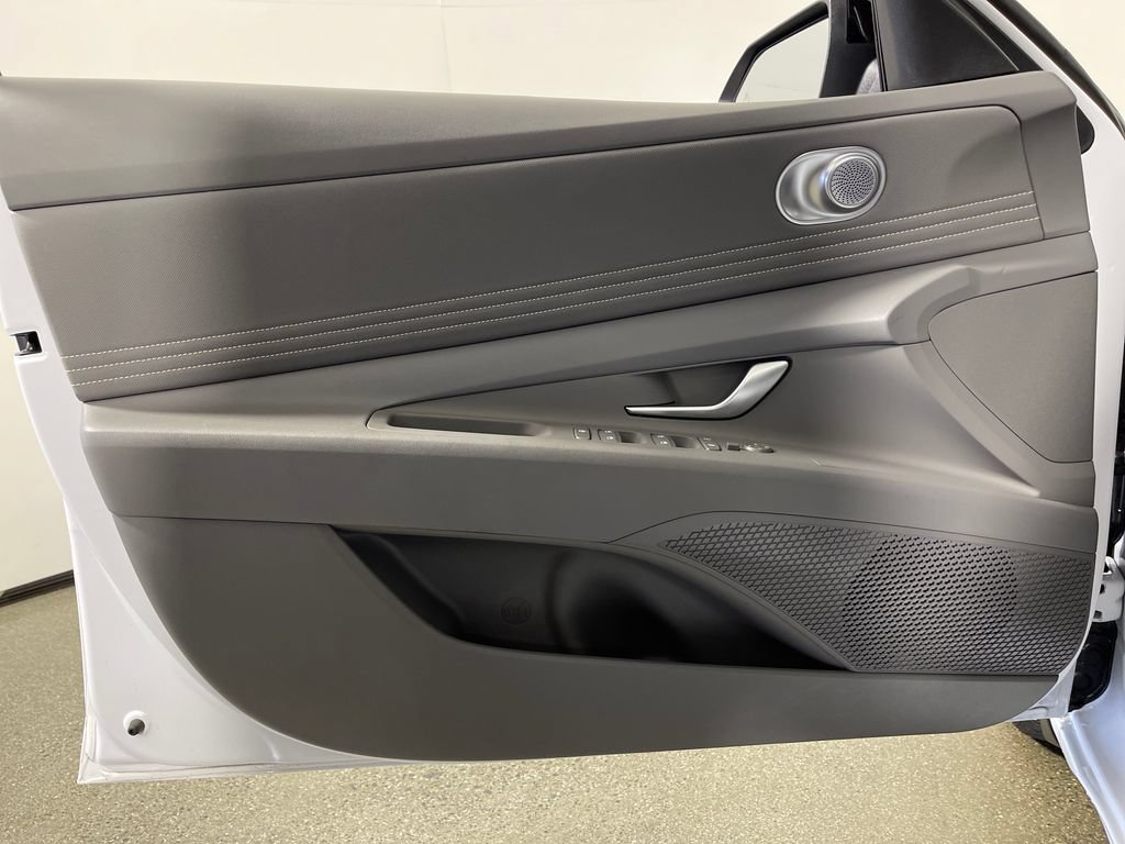 Certified 2025 Hyundai Elantra Sport FWD image 19