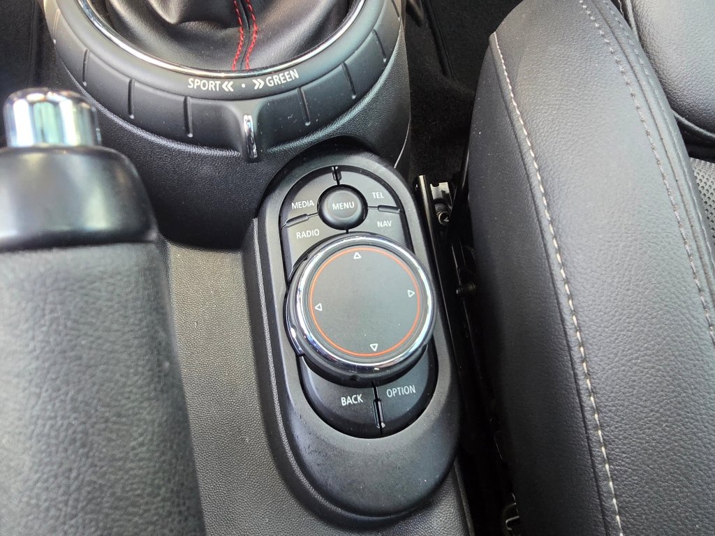 Used 2015 MINI Cooper S image 25