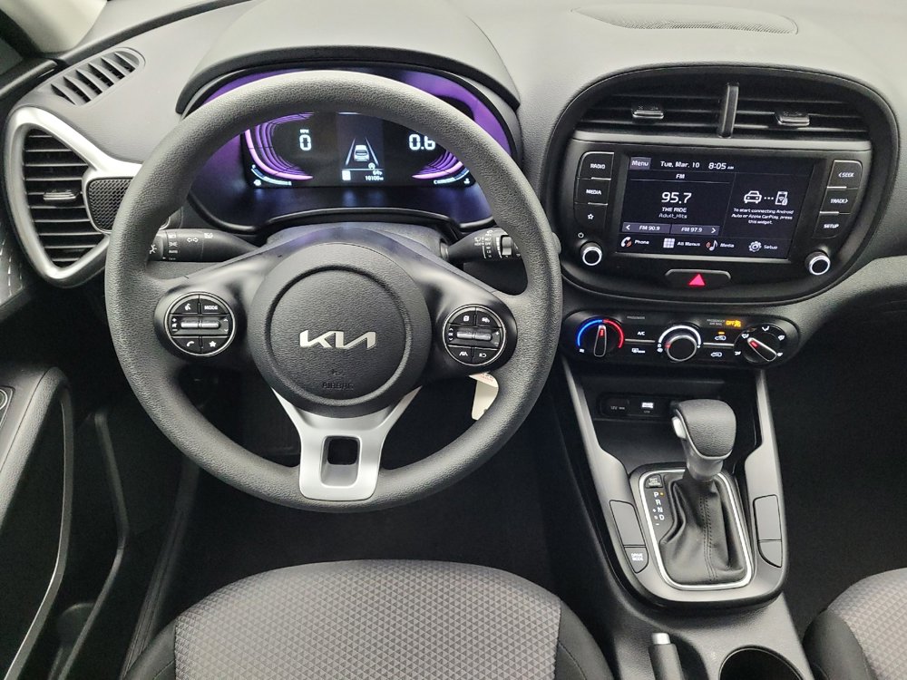 Used 2025 Kia Soul LX image 22