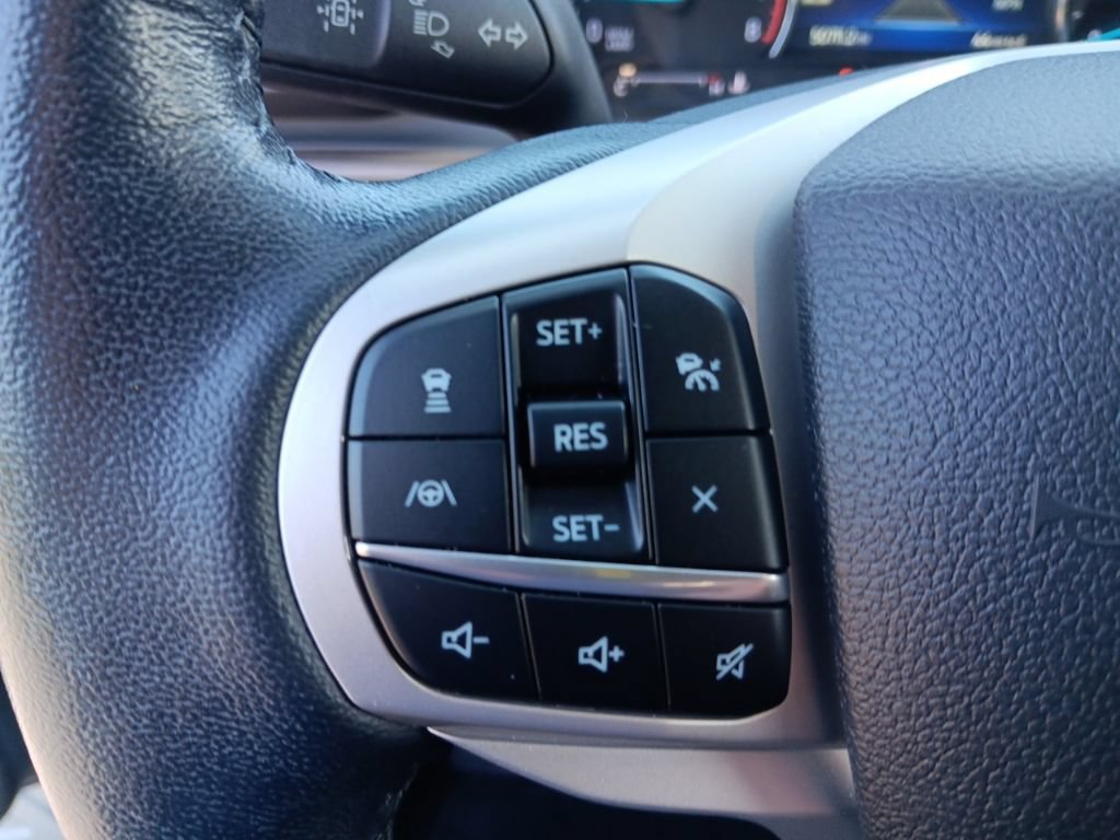 Used 2023 Ford Explorer Limited AWD/4WD image 16