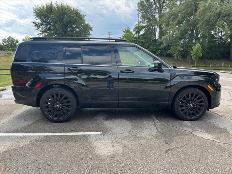 Used 2025 Hyundai Santa Fe Calligraphy image 4