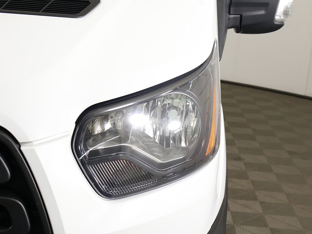 Used 2019 Ford Transit 250 148 Medium Roof RWD image 9