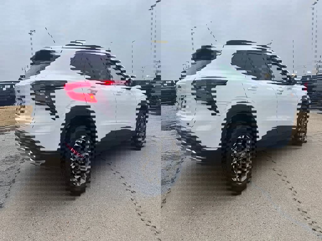 New 2026 Chevrolet Trax LT w/ LPO, Blackout Package image 7