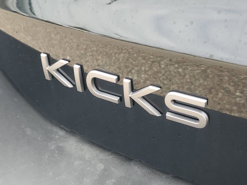 New 2025 Nissan Kicks SR image 6