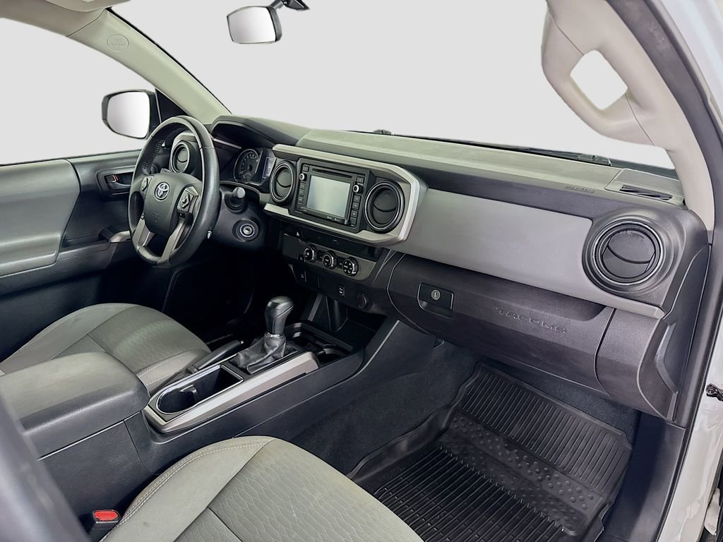 Used 2017 Toyota Tacoma SR5 w/ SR5 Appearance Package (SM) image 23