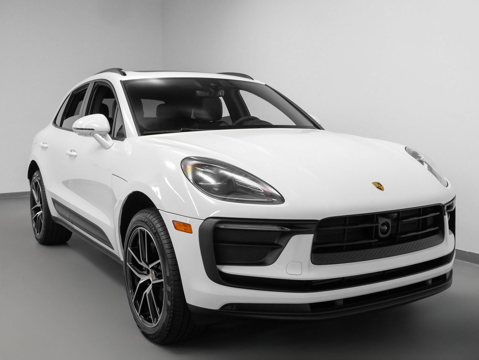 New 2025 Porsche Macan image 10