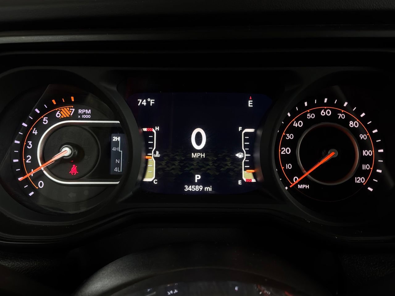 Used 2025 Jeep Wrangler Unlimited Sahara AWD/4WD image 37