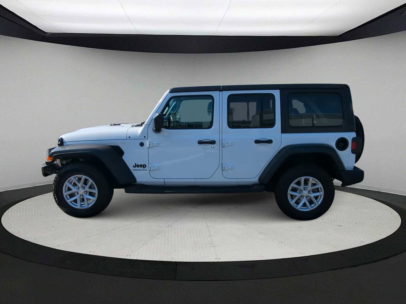 Used 2023 Jeep Wrangler Sport S image 5