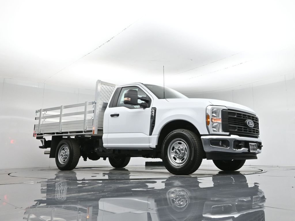 New 2026 Ford F250 XL w/ XL Chrome Package image 3