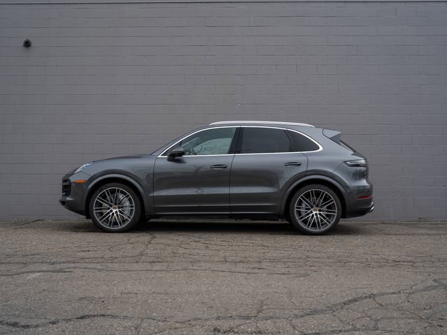 Certified 2020 Porsche Cayenne Turbo image 2