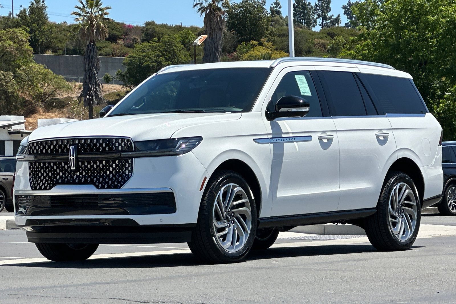New 2026 Lincoln Navigator Reserve AWD/4WD image 7