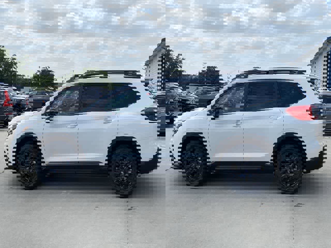 Used 2025 Subaru Ascent Bronze Edition image 3