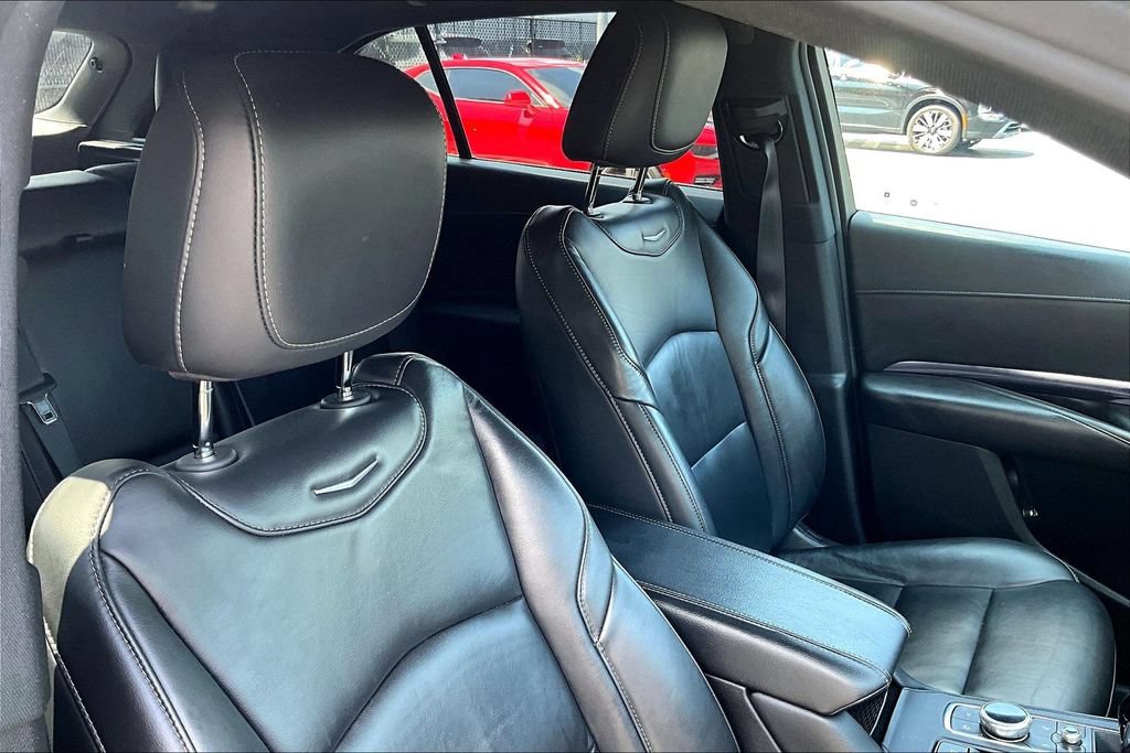 Used 2023 Cadillac XT4 Luxury AWD/4WD image 29