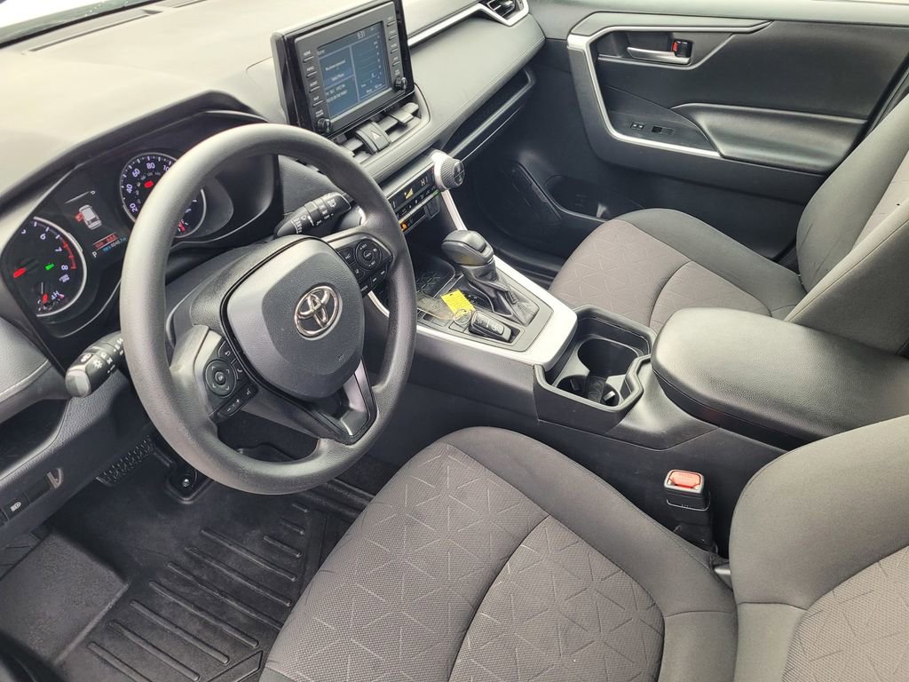 Used 2019 Toyota RAV4 XLE w/ Carpet Mat Package image 9