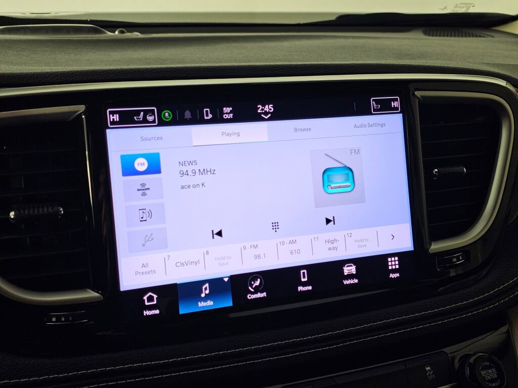 Used 2022 Chrysler Pacifica Touring-L image 26