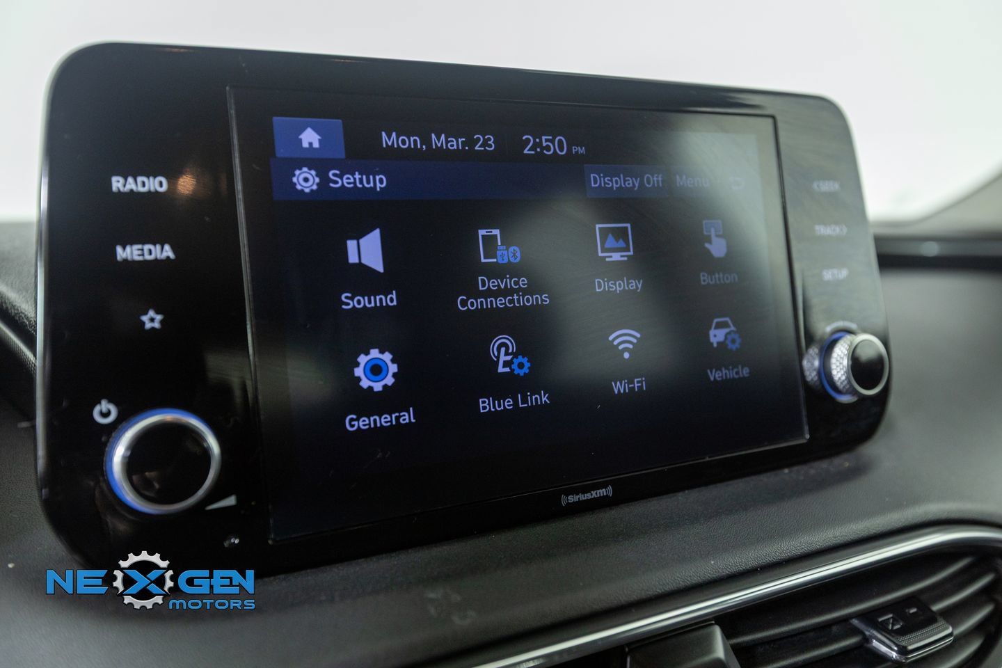 Used 2022 Hyundai Santa Fe SEL w/ Convenience Package FWD image 17