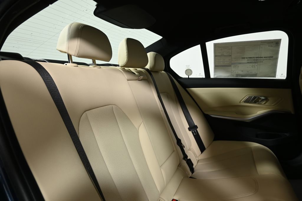 Used 2026 BMW 330i xDrive Sedan w/ Premium Package image 35