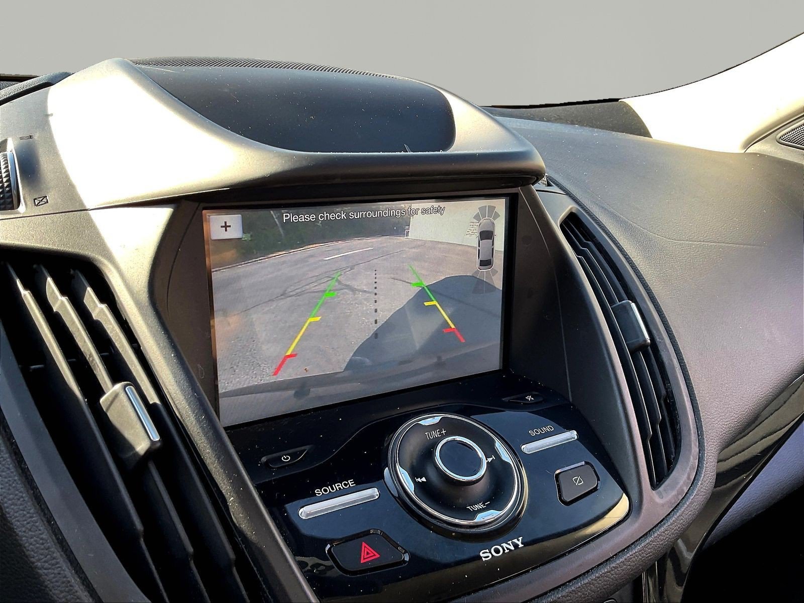 Used 2019 Ford Escape Titanium AWD/4WD image 15
