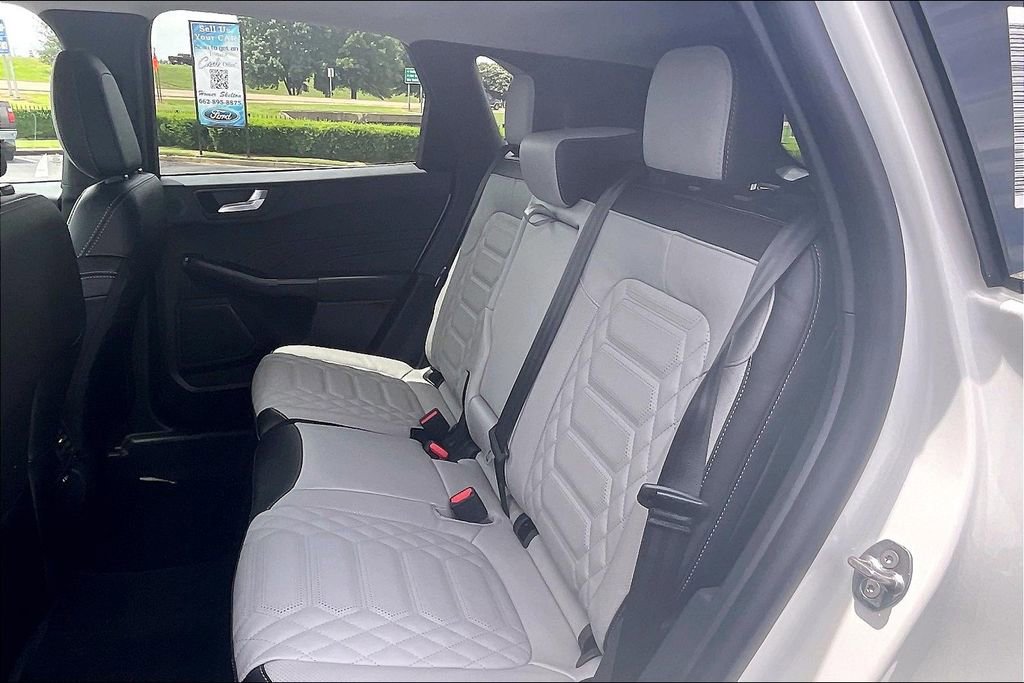 New 2024 Ford Escape SE w/ PHEV Premium Package image 10