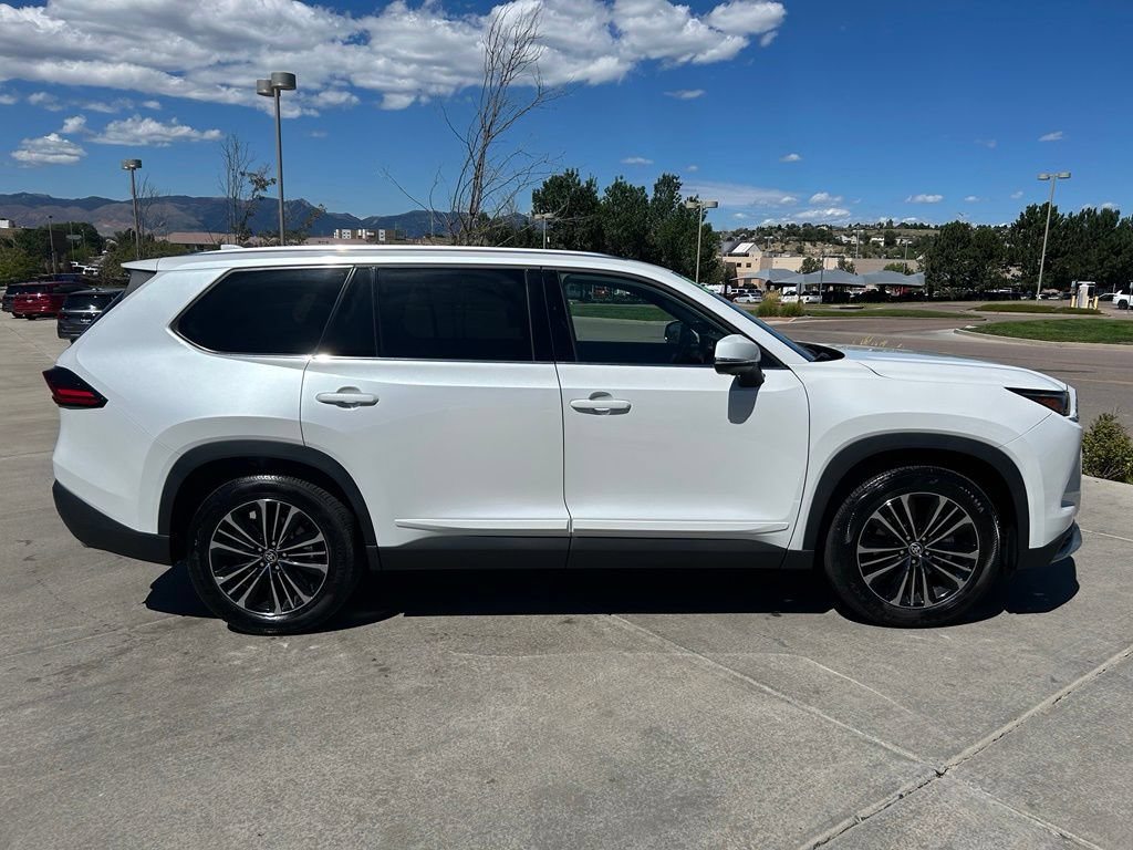 Used 2025 Toyota Grand Highlander AWD Hybrid image 10