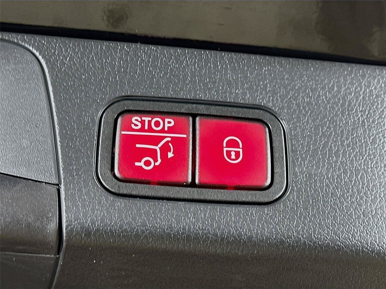 Used 2026 Mercedes-Benz GLB 250 4MATIC image 34