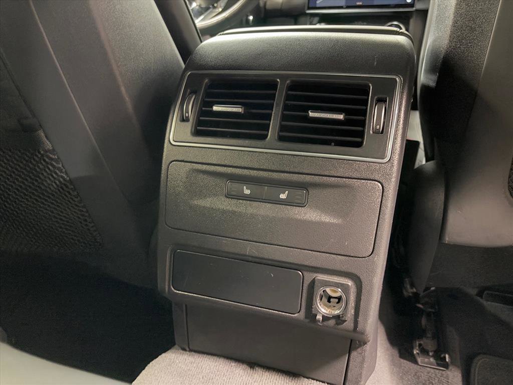 Used 2023 Jaguar F-PACE SVR image 36