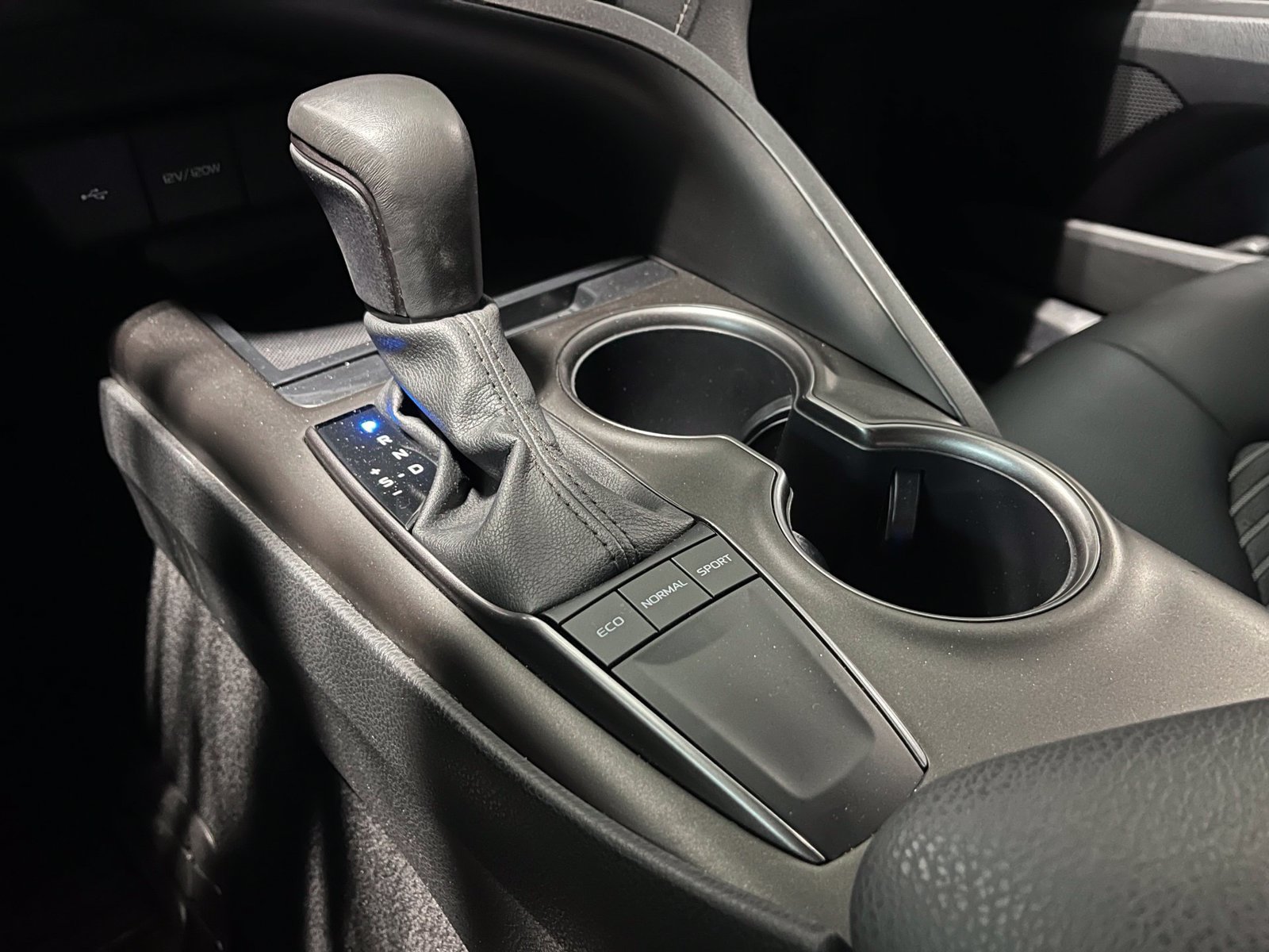 Used 2024 Toyota Camry SE FWD image 24