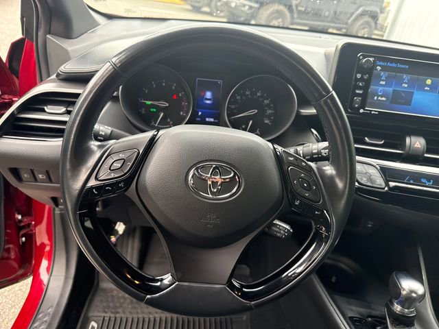 Used 2018 Toyota C-HR XLE FWD image 18