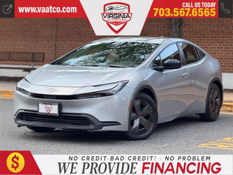 Used 2023 Toyota Prius LE FWD image 2