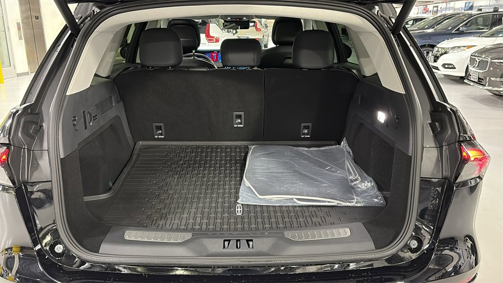 Used 2025 Lincoln Nautilus Premier w/ Equipment Group 102A image 30