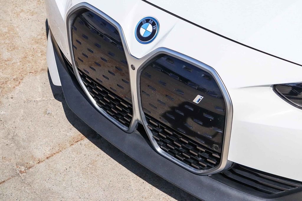 Used 2023 BMW i4 eDrive35 w/ Parking Assistance Package image 10