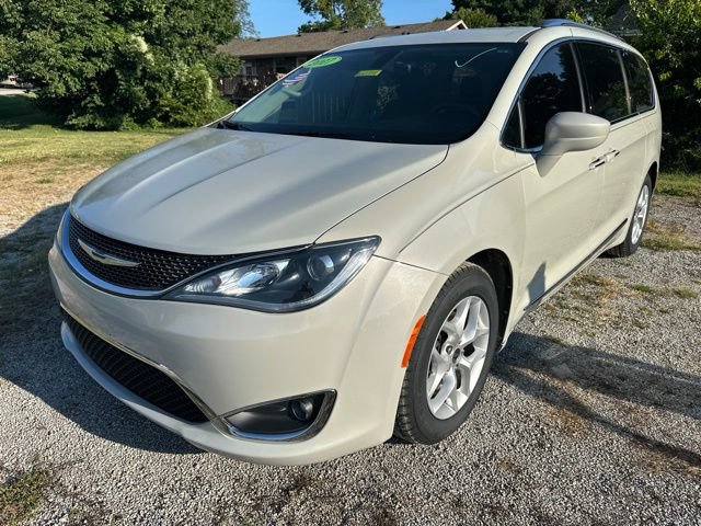 Used 2017 Chrysler Pacifica Touring-L Plus w/ Tire & Wheel Group FWD image 21