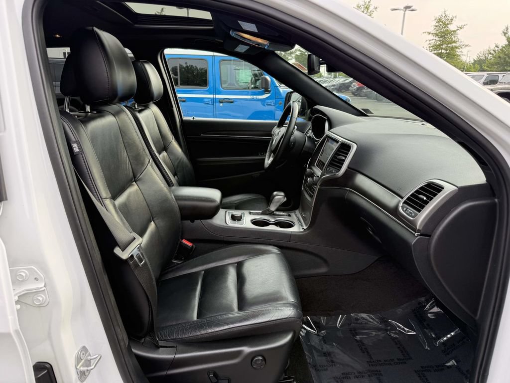 Used 2018 Jeep Grand Cherokee Limited w/ Trailer Tow Group IV AWD/4WD image 15