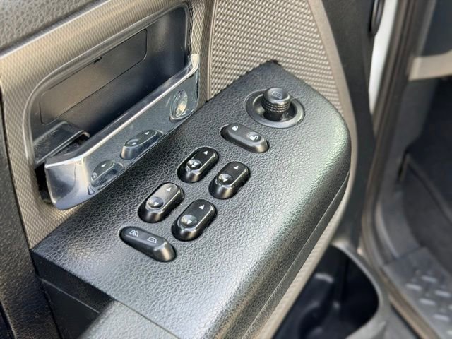 Used 2006 Ford F150 XLT AWD/4WD image 16