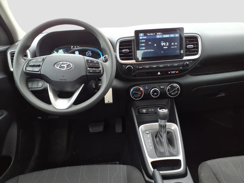 Used 2025 Hyundai Venue SE FWD image 8