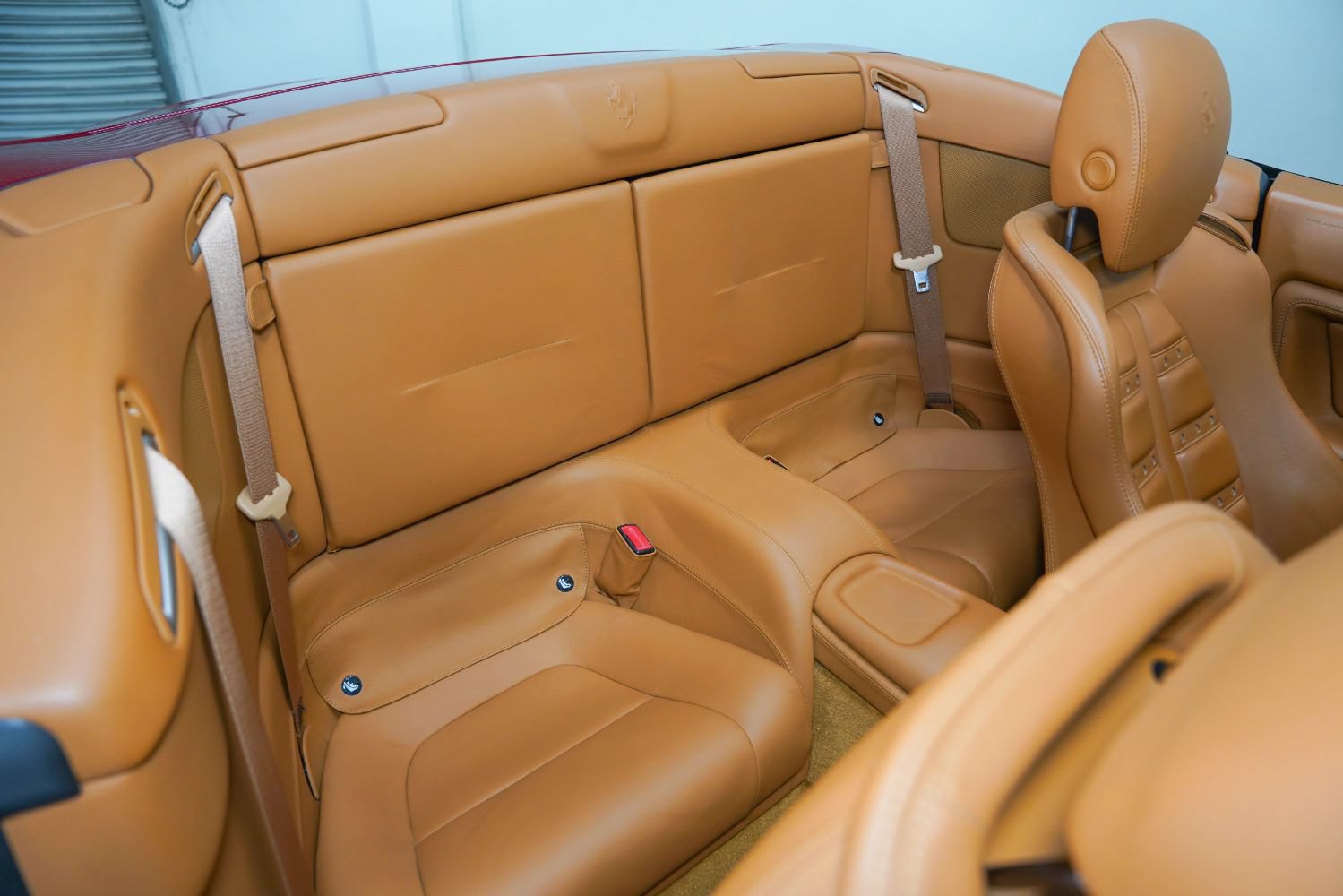 Used 2010 Ferrari California RWD image 34