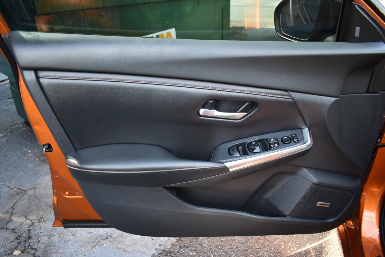 Used 2022 Nissan Sentra SR w/ SR Premium Package FWD image 35