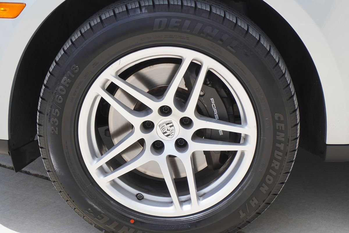 Used 2023 Porsche Macan AWD/4WD image 4