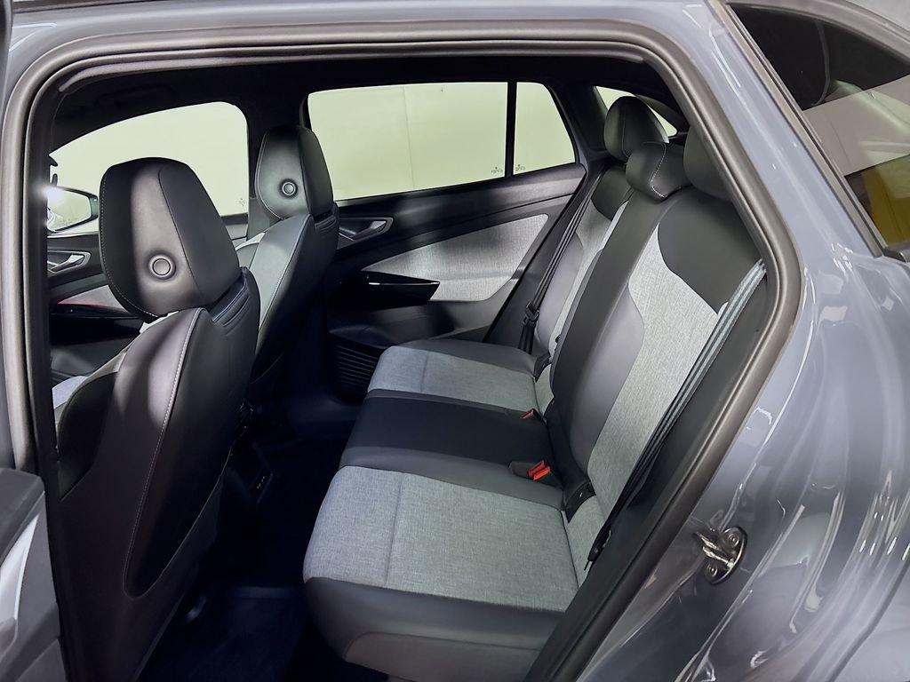 Certified 2024 Volkswagen ID.4 2WD image 21