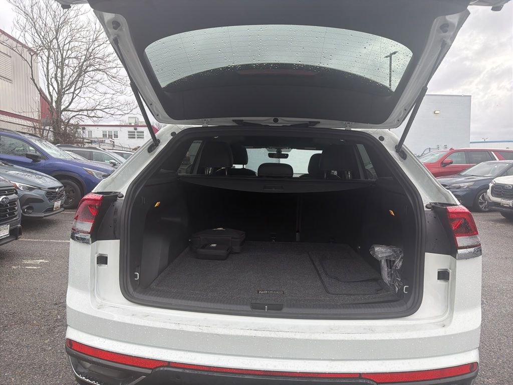 Used 2022 Volkswagen Atlas Cross Sport SE image 9