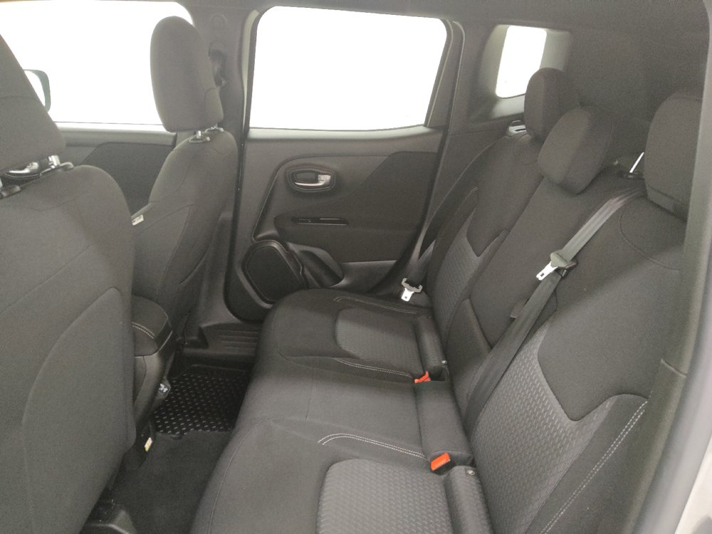 Used 2021 Jeep Renegade Latitude AWD/4WD image 18