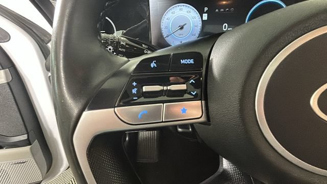 Used 2024 Hyundai Elantra Limited FWD image 16