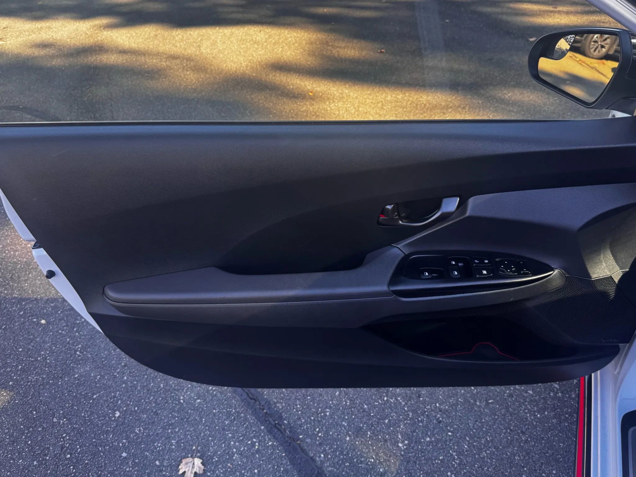 Used 2019 Hyundai Veloster N N w/ Performance Package image 18