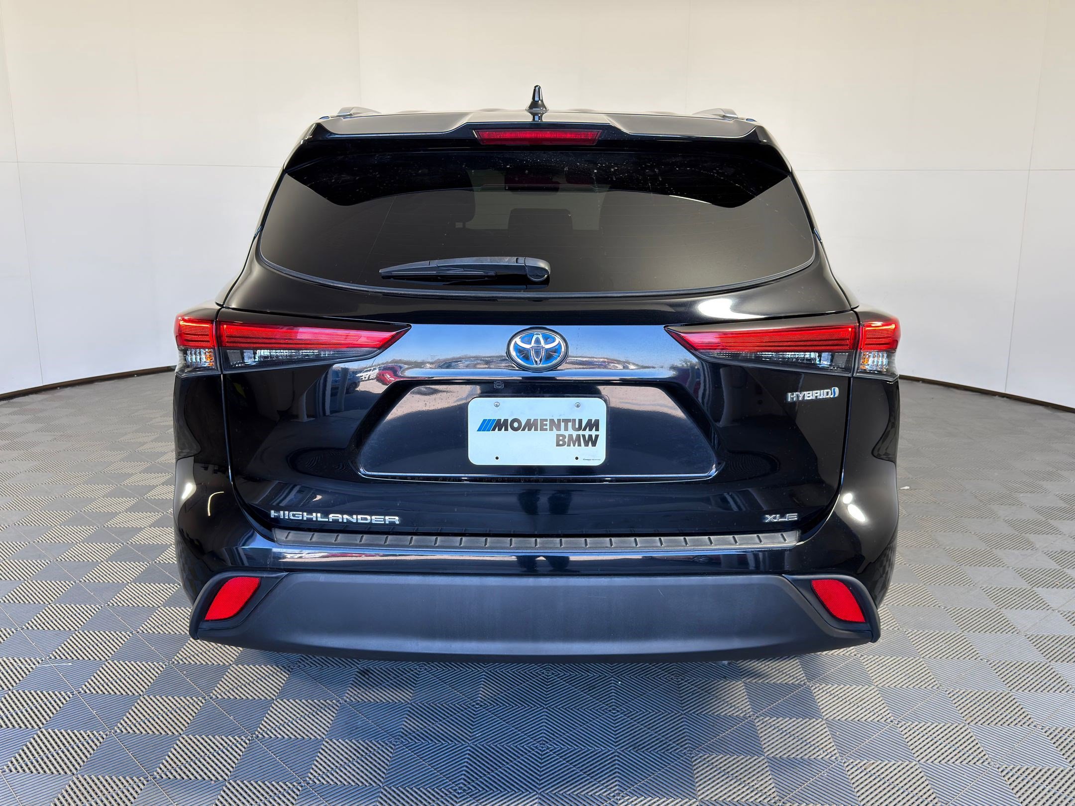 Used 2023 Toyota Highlander XLE image 8