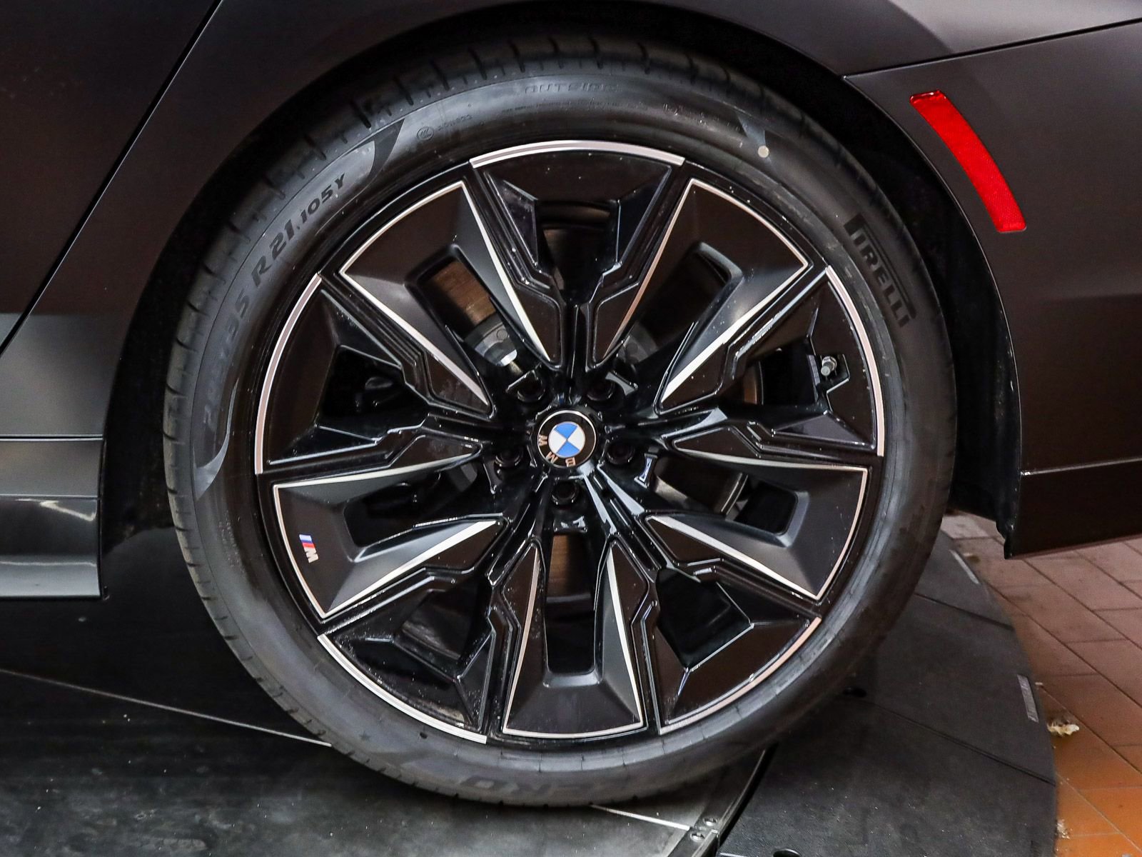 Used 2026 BMW 740i w/ Premium Package RWD image 11