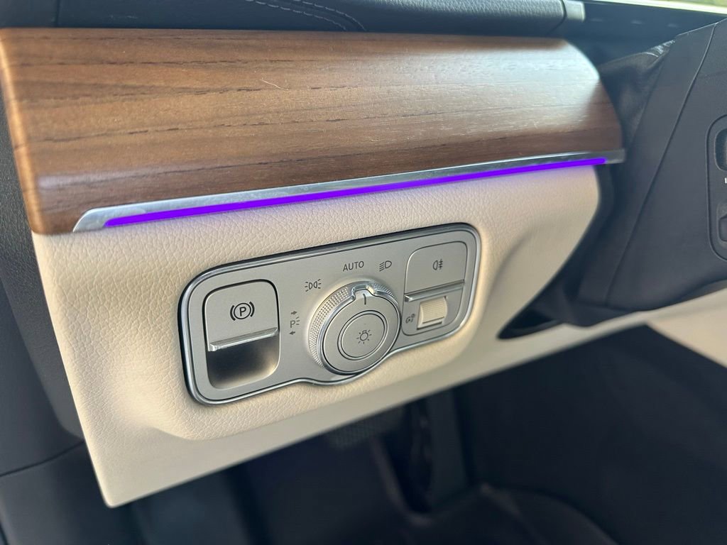 Used 2022 Mercedes-Benz GLS 450 4MATIC image 22