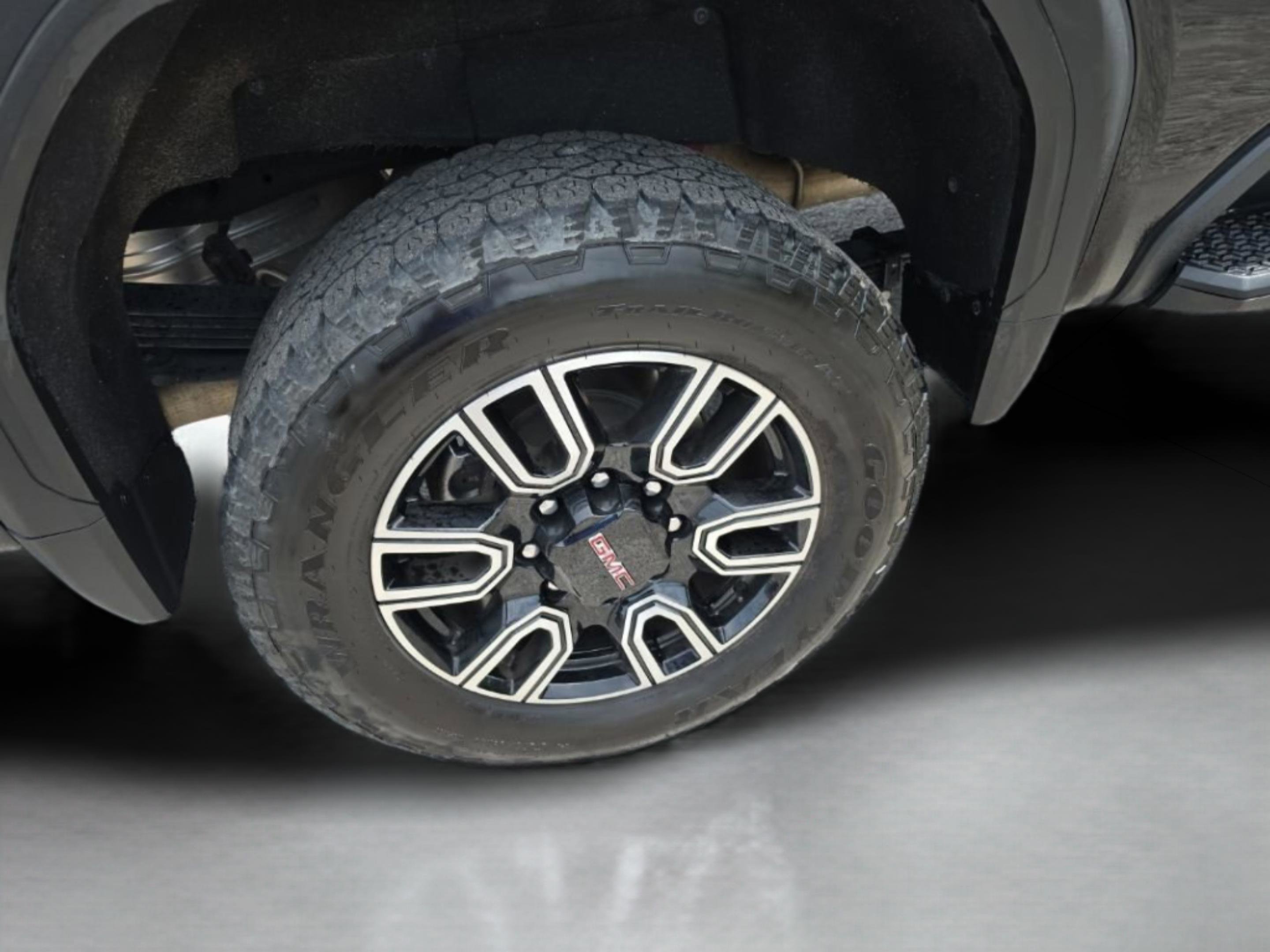 Used 2023 GMC Sierra 2500 AT4 w/ AT4 Premium Plus Package image 34