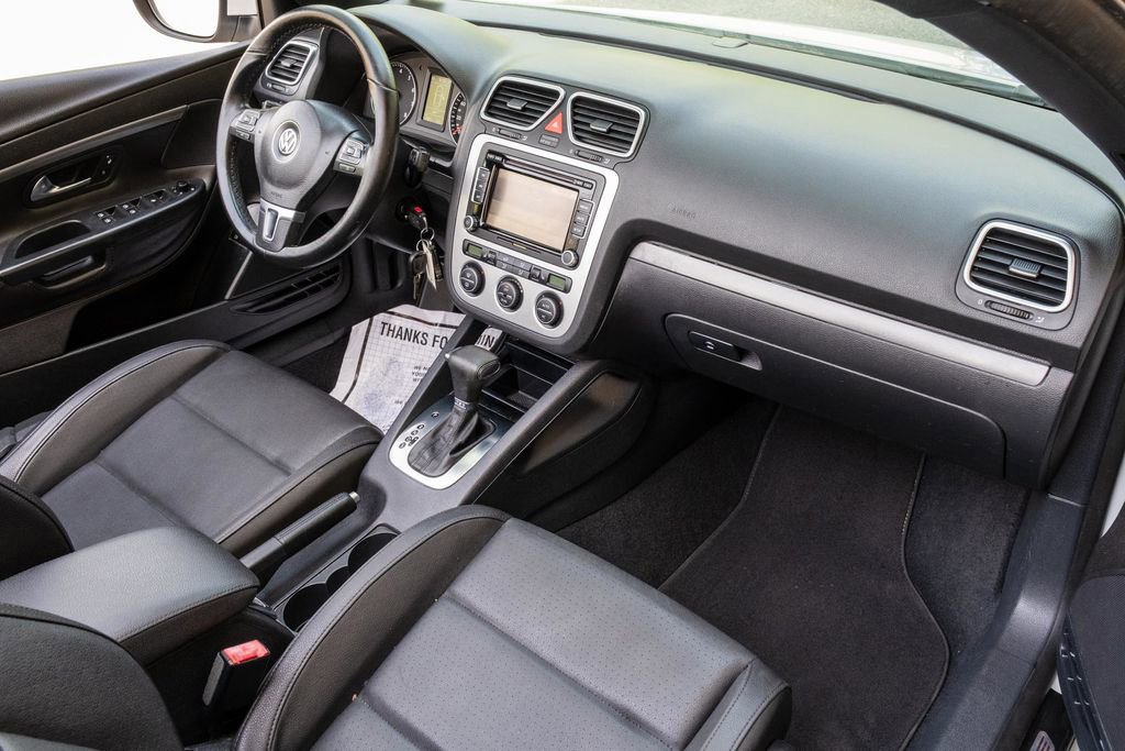 Used 2010 Volkswagen Eos Komfort FWD image 22