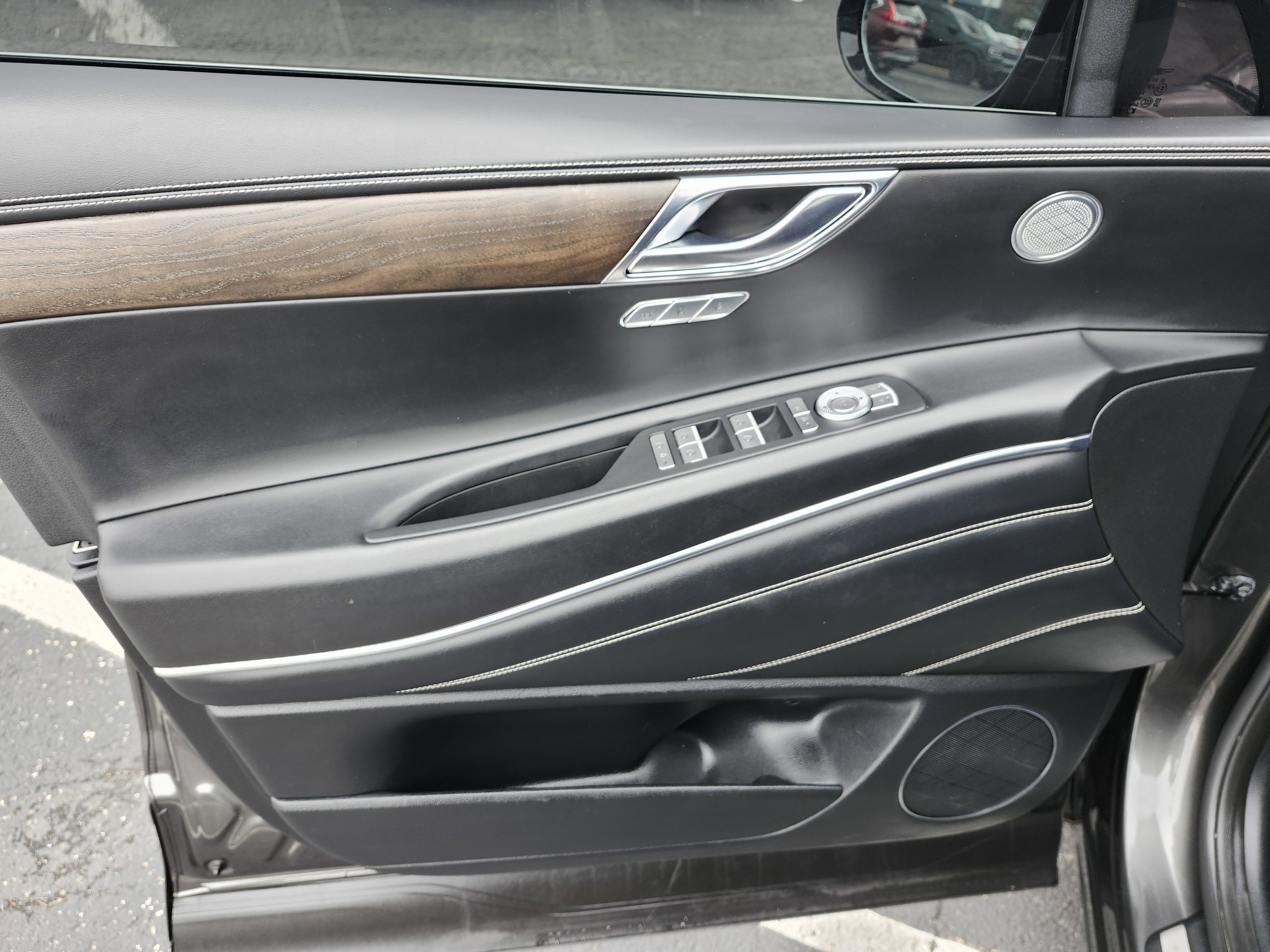 Used 2024 Genesis GV80 2.5T AWD/4WD image 29